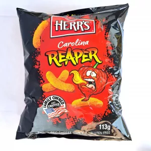 Herr`s Carolina Reaper. Extrem scharfe Chips erhältlich bei www.guilty-pleasure-box.com | Der Candy Shop der Schweiz